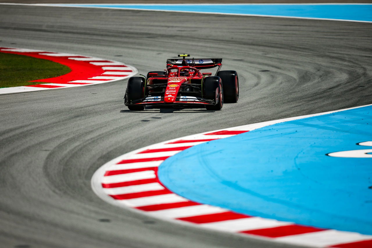 Monoplaza de F1 en acción durante la Quali del GP de Barcelona.