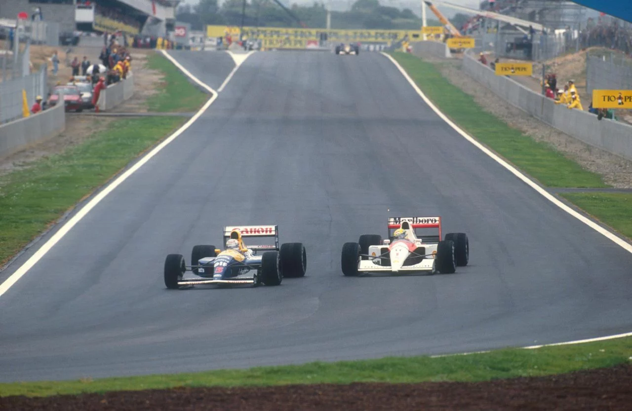 Duelo de monoplazas en el circuito catalán, una muestra de la emoción en la F1.