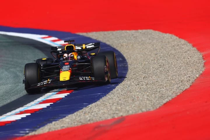Max Verstappen domina en el Red Bull RB14 en la clasificación sprint