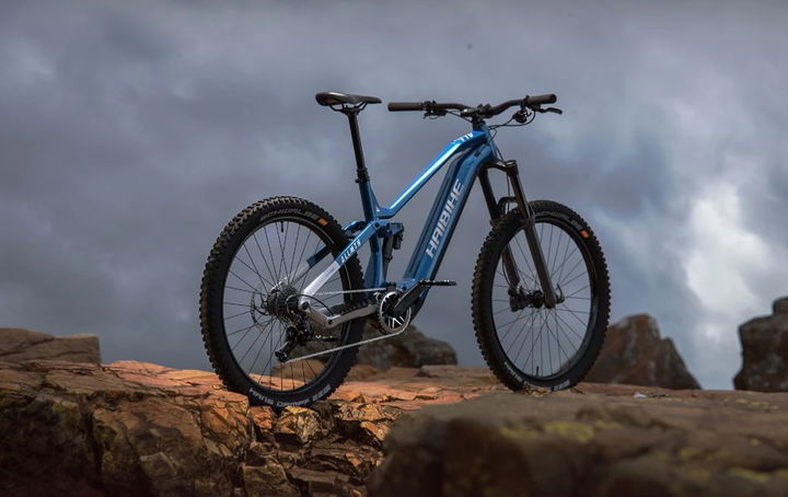 Ebike All-Mountain con motor Yamaha y batería superior a 1.000 Wh.