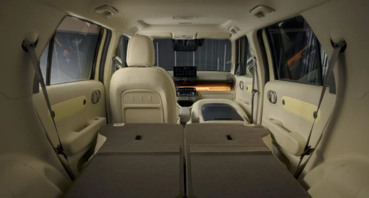 Amplio espacio de carga y asientos versátiles reflejan la funcionalidad del SUV Hyundai.