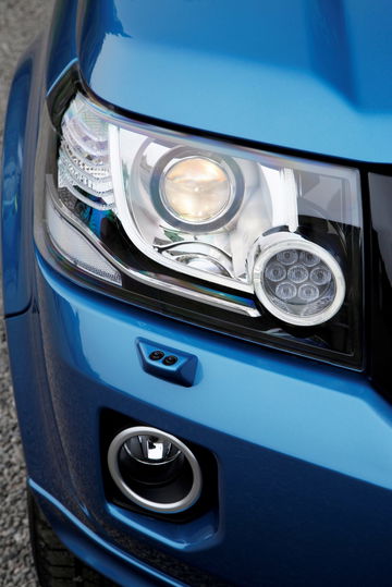 Detalle innovador de los faros del Land Rover Freelander.