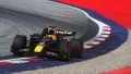 Max Verstappen domina la curva con maestría en el Red Bull RB20