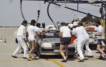 El Mercedes 190E en pleno cambio de pilotos, récord de resistencia