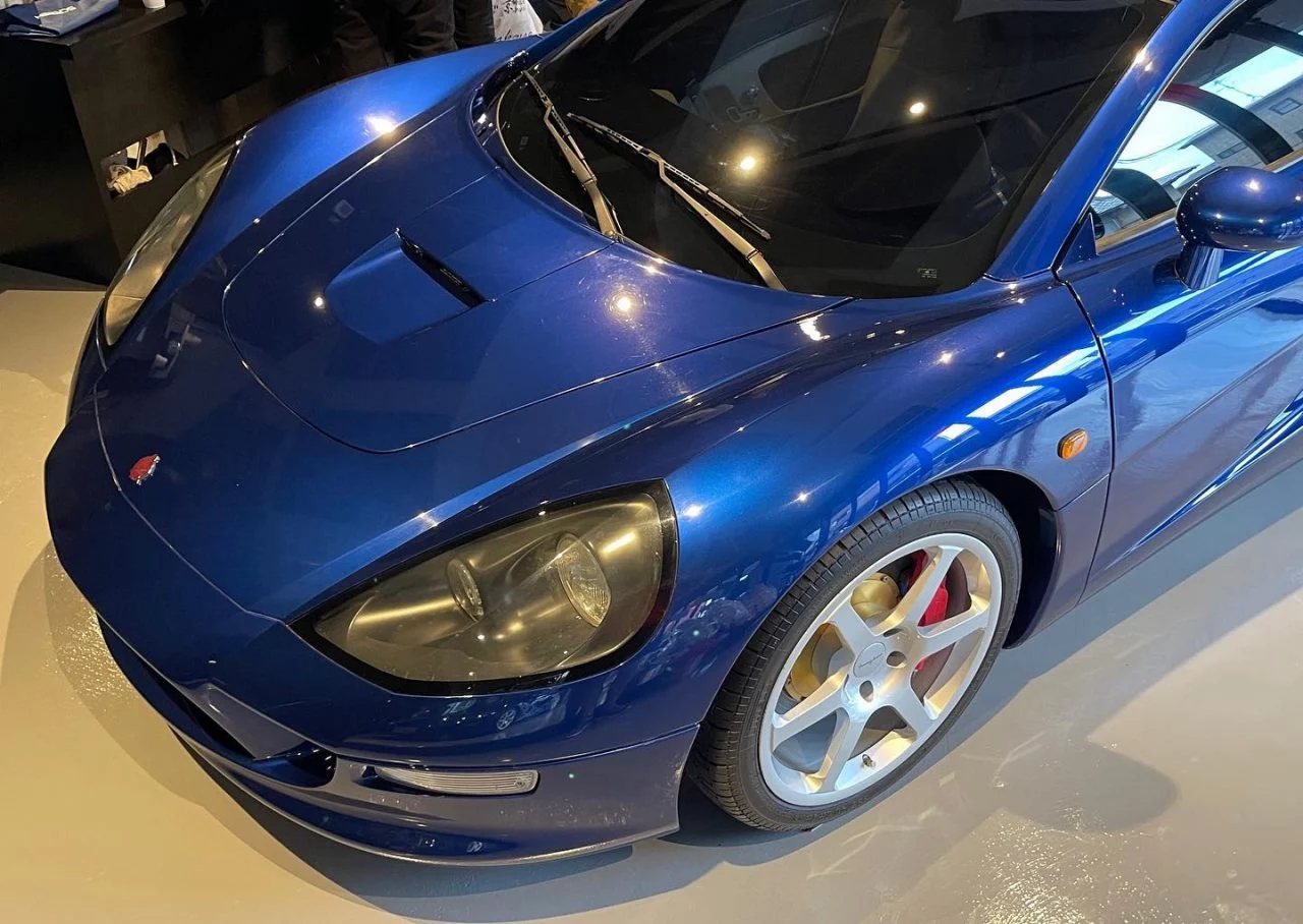 McLaren F1 estilo japonés con insinuaciones de Skyline