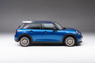 Nueva generación del MINI Cooper S de 5 puertas deslumbra con su diseño icónico y dinámico.