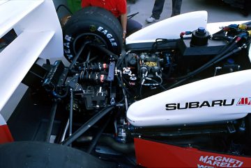 Detalle del motor bóxer 12 cilindros diseñado por Subaru para F1