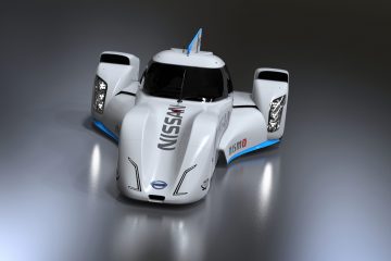 Vista del prototipo Nissan de Le Mans con motor compacto y potente.