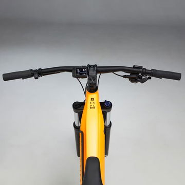 Vista delantera de la ebike SUV Rockrider E-ST 520.