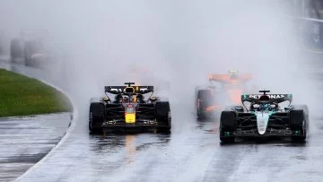 Verstappen lidera bajo la lluvia intensa en Canadá