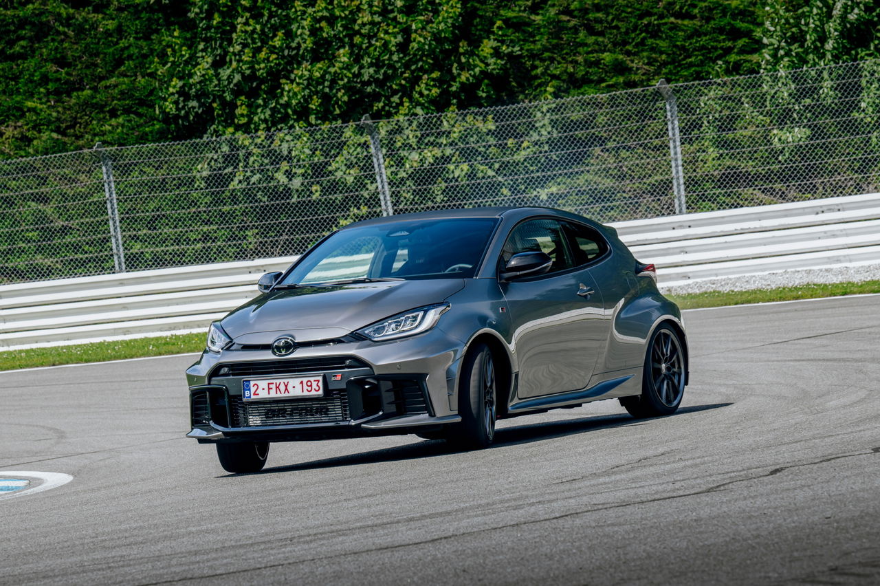 Toyota GR Yaris en dinámica, realza las capacidades deportivas del hatchback.