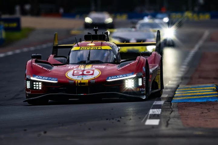 Ferrari celebra victoria en Le Mans con Molina al volante.