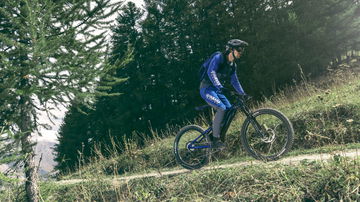 Yamaha presenta su ebike de Enduro All Mountain con motor eléctrico.