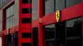 La Scuderia Ferrari presenta su motorhome en el circuito de pruebas.