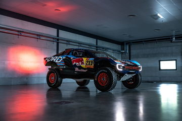 Ford Raptor T1+ lateral, listo para el Dakar con Sainz y Roma.