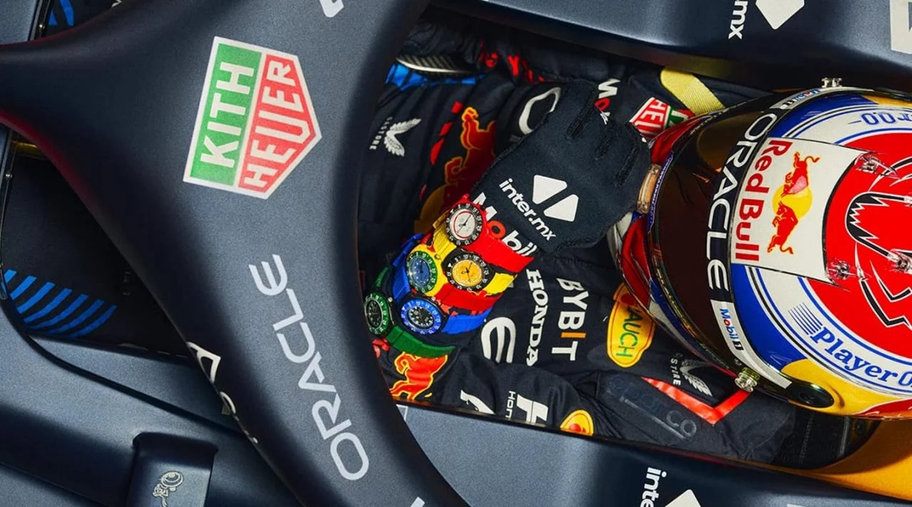 Vista detallada del volante de un monoplaza Red Bull Racing TAG Heuer.