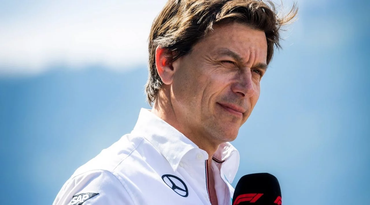 Toto Wolff durante una entrevista, confirmando interés de Alpine en motores Mercedes.