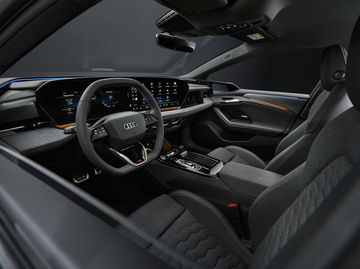 Vista de la cabina futurista del Audi A6 e-tron.