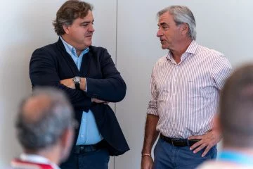 Carlos Sainz discute la psicología al volante con expertos.