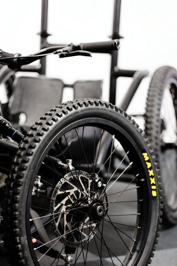 E-Bike adaptada para sillas de ruedas, fusión de tecnología y movilidad.