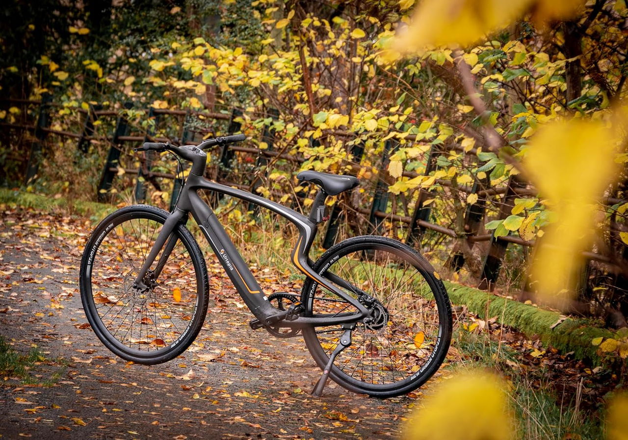 Una ebike de carbono con diseño innovador y 100 km de autonomía.