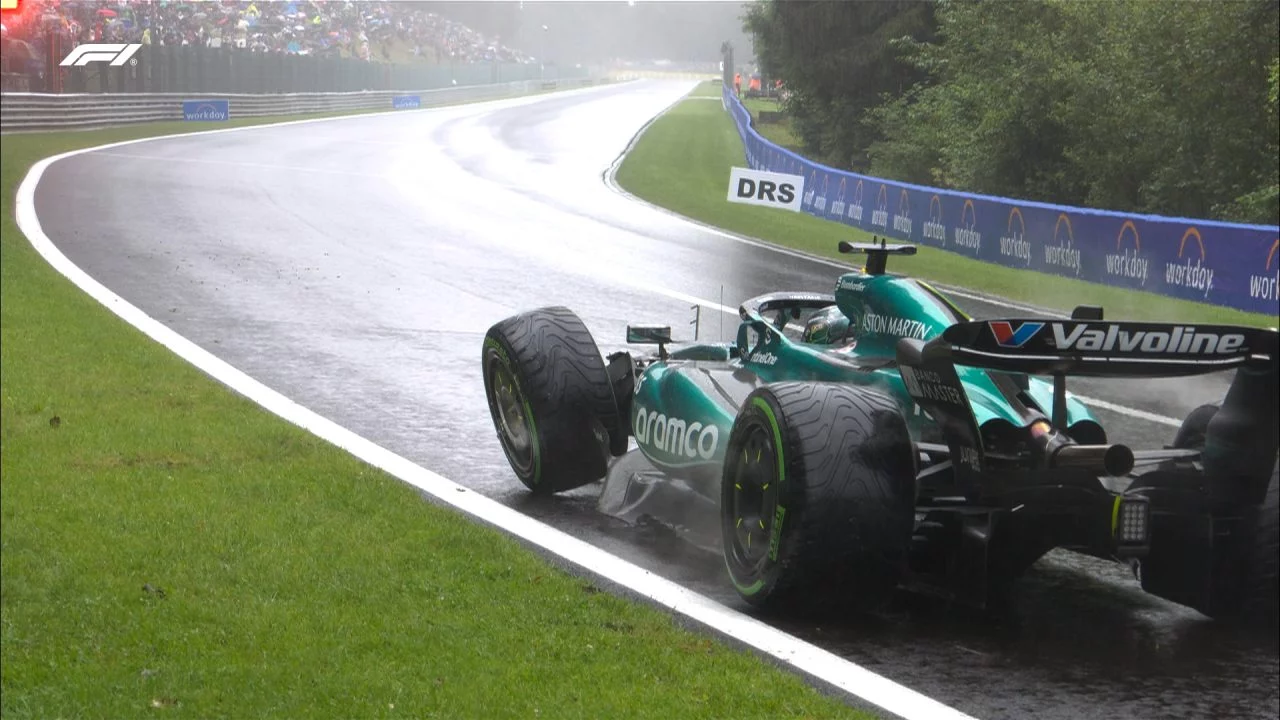 Verstappen domina FP3 pasada por agua en Bélgica