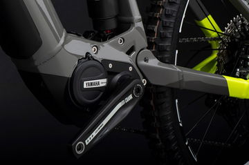 Detalle del motor eléctrico Yamaha de una ebike Enduro.