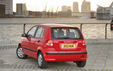 Vista del Hyundai Atos enfatizando su diseño compacto y funcional.