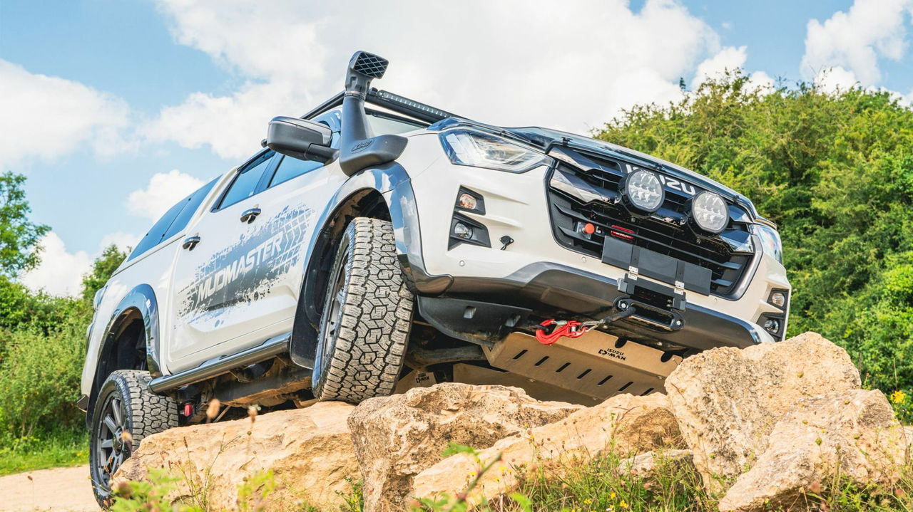 Isuzu D-Max Mudmaster supera obstáculos con facilidad.