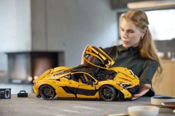 Réplica LEGO Technic del icónico McLaren P1, acabado meticuloso.