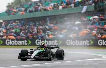 Lewis Hamilton conquista Silverstone bajo condiciones cambiantes