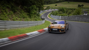 El Porsche Panamera demuestra su poderío en el Nürburgring.