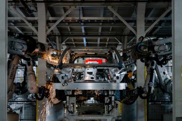 Vista de la ingeniería avanzada del motor de un Volvo EX90.