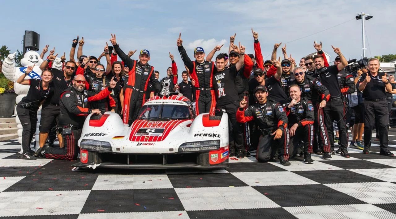 Porsche Penske celebra victoria Road América con su prototipo GTP.