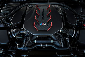 Impresionante motor BMW M5 Touring con 727 CV, poder en su máxima expresión.