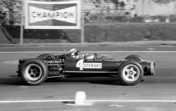 Vista lateral BRM de 1966 conducido por Jackie Stewart en México