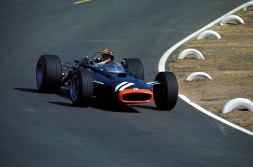 BRM P83 con motor H16 en acción, GP Francia 1967