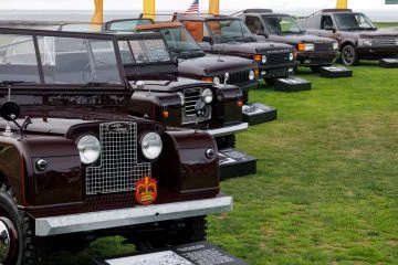 Los 4x4 clásicos británicos en exhibición en Pebble Beach.