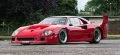 Ferrari F40 muestra su perfil icónico con modificaciones notables.