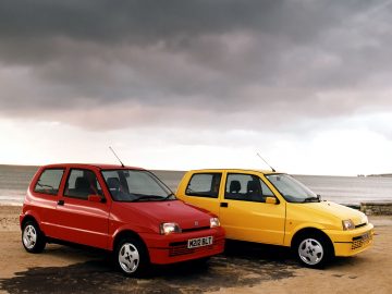 El Fiat Cinquecento Sporting en su hábitat natural, mostrando líneas clásicas