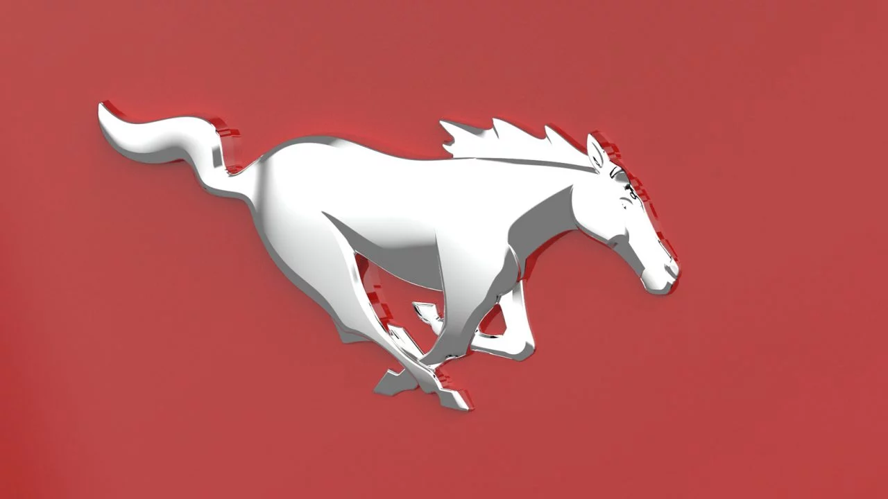 El icónico logotipo del Mustang, representando la nueva era eléctrica.