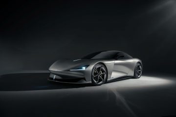 Vision futurista de Karma Automotive, diseño aerodinámico y líneas fluidas.