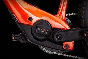 Detalle del motor Bosch en la e-mountain bike KTM ligera