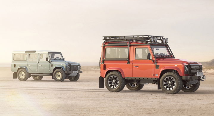 Vista lateral del Land Rover Defender clásico con motor V8.