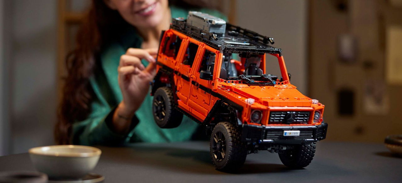 Réplica LEGO Technic del icónico Mercedes Clase G, detallismo impresionante.