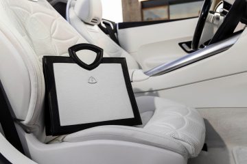 Detalle exclusivo del interior Maybach con acabados de lujo.