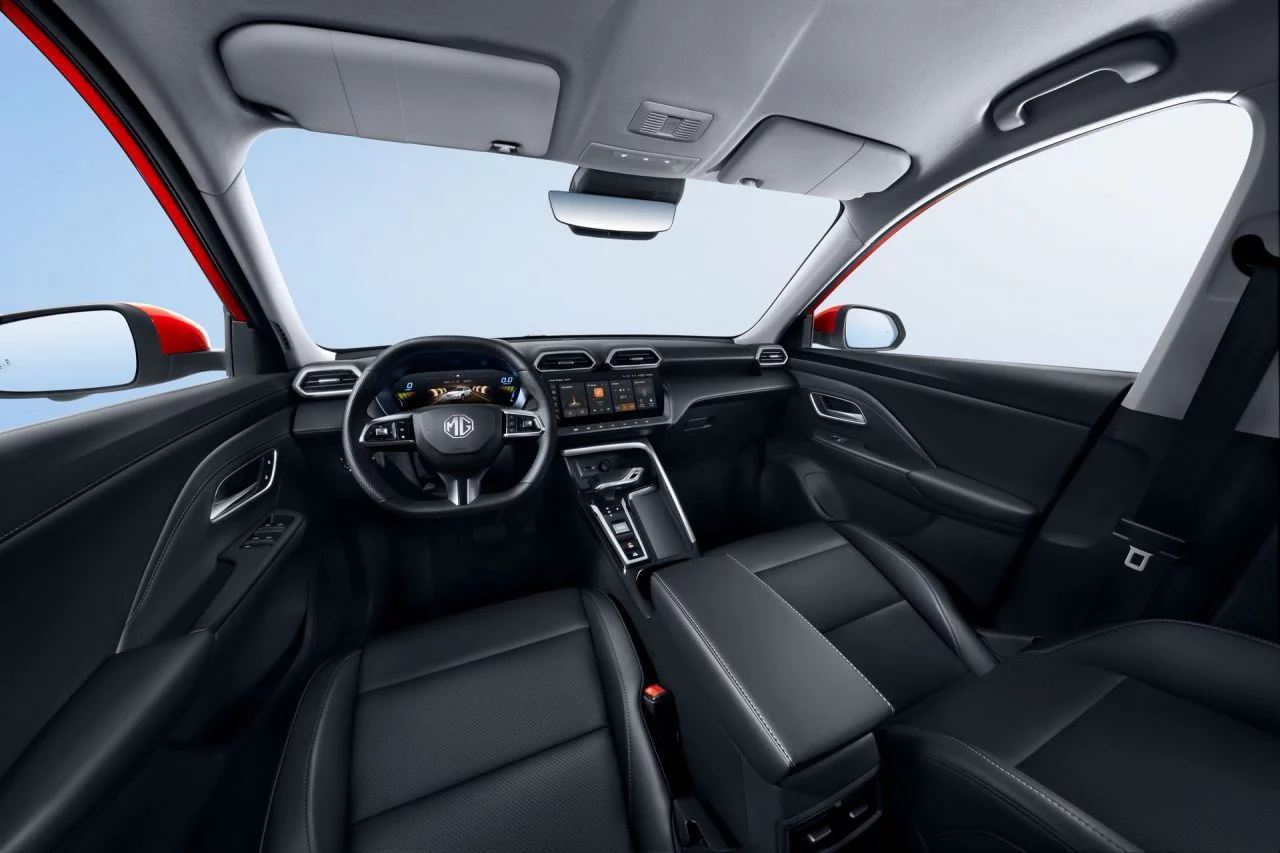 Vista interior del MG ZS Hybrid que muestra su elegancia y diseño moderno