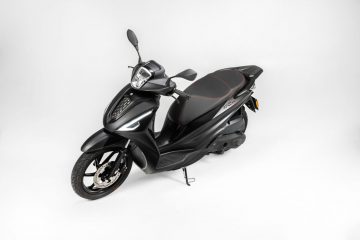 Morbidelli MBP SC 125 LX en vista lateral, diseño elegante y deportivo.