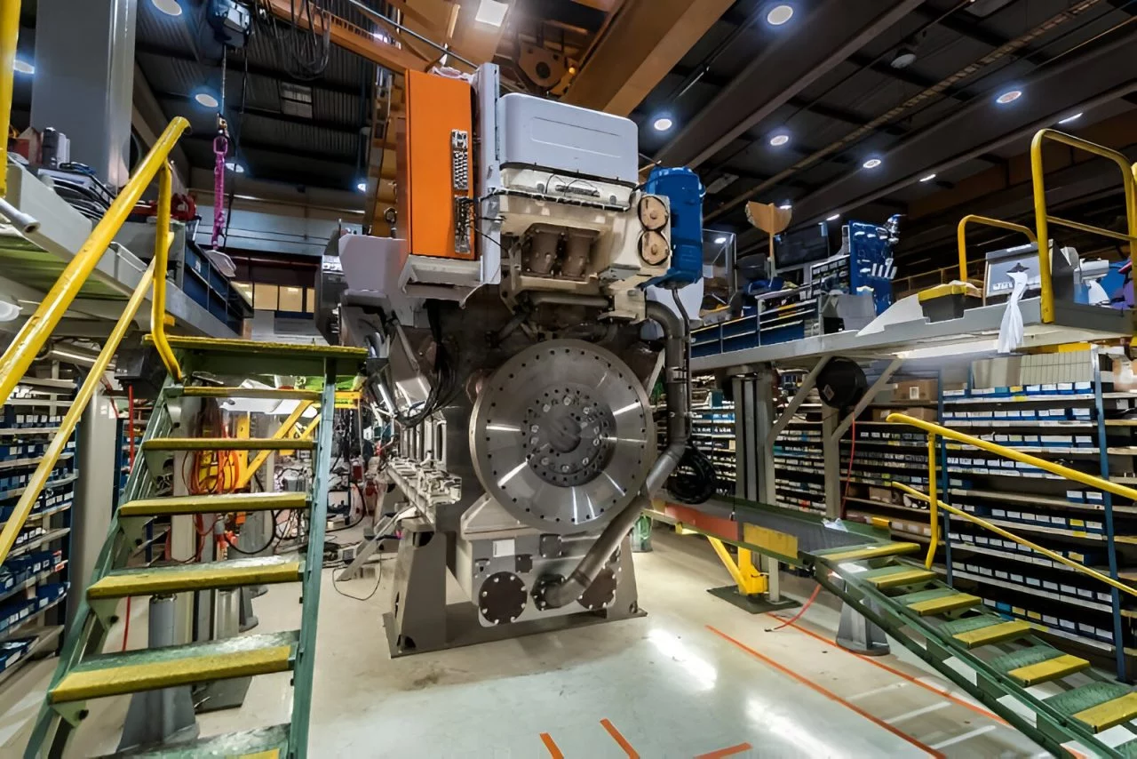 Vista del motor Wärtsilä 31SG con su impresionante capacidad de 13.000CV movido por hidrógeno.