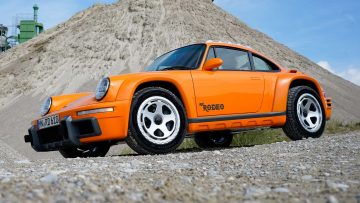 Vista lateral del Ruf Rodeo, la emoción del off-road con estilo deportivo.